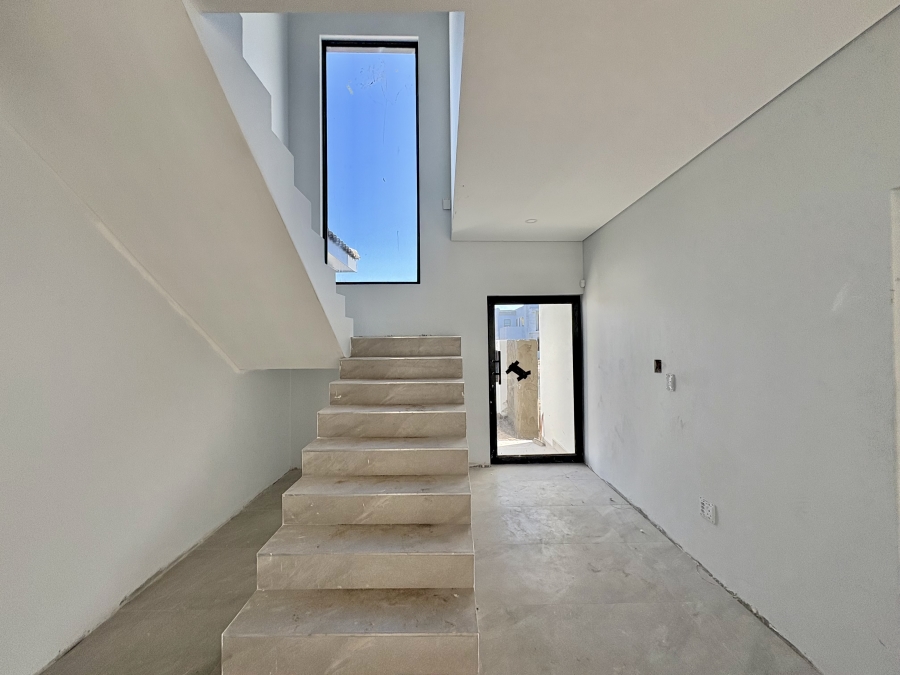 4 Bedroom Property for Sale in Sandown Western Cape